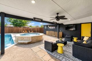 Posh 6BR 2,5BA Holiday Home with Pool, Media-Game Room & Hot Tub - 4