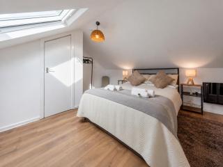 Luton Airport 2 Bed Flat | Families & Contractors - 2