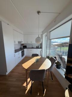 Bright and centrally located apartment in Frekhaug - 0