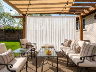 Old Town Family Single Level Home Family and Pet Friendly - 8