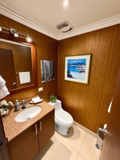 Modern, Private Suite in Samborondón Plaza - 9