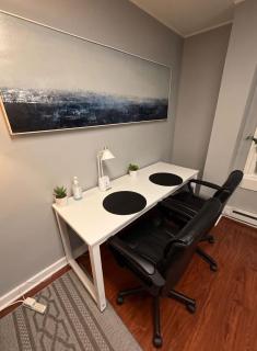 Redwood loft at Park Place King bed walk in closet fast WIFI and free coffee - 5