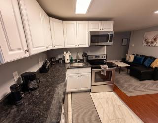 Redwood loft at Park Place King bed walk in closet fast WIFI and free coffee - 3