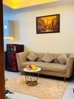 The Opaline Stay The Entire 1bhk apartment Saket - 9