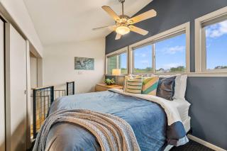 Skyline Views 2 Story Condo Walk to Zilker - 7