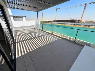 Beachfront Villa with Heated Private Pool & Jacuzzi - 4