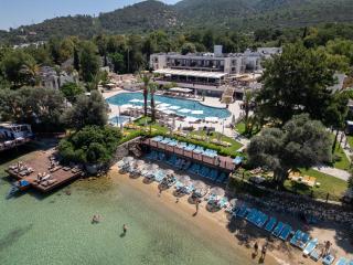 DoubleTree by Hilton Bodrum Isil Club Ultra All-Inclusive Resort - 7