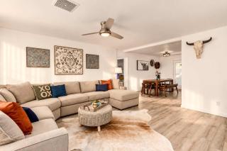 Modern SW Family Retreat-Pool-Hot Tub-Firepit - Scottsdale - 8