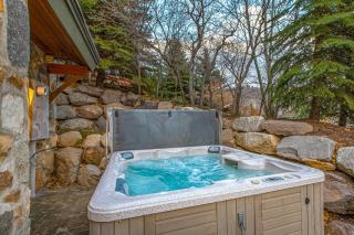 Luxury lodge with hot tub sauna game room movie room & Deer Valley views - 9
