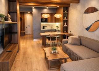 Designer Family Chalet I 5 min walk to Ski Lifts & 1 min to Shops I Mountain View - 1