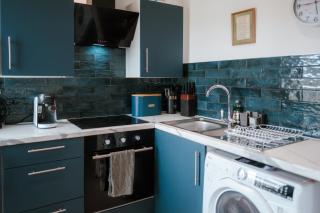Sea-View Herne Bay Apartment with Parking & Sleeps 5 - 4