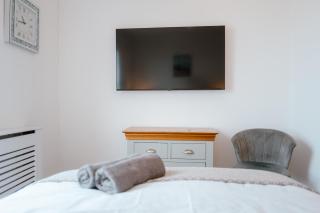 Sea-View Herne Bay Apartment with Parking & Sleeps 5 - 2