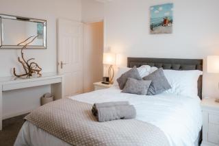 Sea-View Herne Bay Apartment with Parking & Sleeps 5 - 7