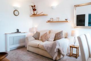 Sea-View Herne Bay Apartment with Parking & Sleeps 5 - 6