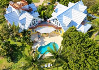 Shangri-La Boutique Bed & Breakfast - 9