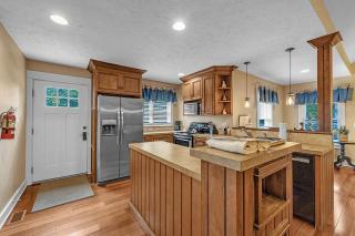Nightingale apt with hot tub walk to Saugatuck - Saugatuck - 1