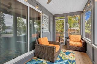 Screened porch pt water views hot tub walk to Saug - 5