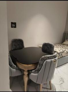 One bad 2 bad flat Available for rent par day night - 8