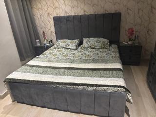 One bad 2 bad flat Available for rent par day night - 2