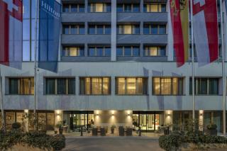 Hilton Geneva Hotel and Conference Centre - 8