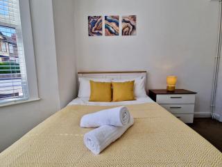 Contractor House - 6 Ensuite Rooms - Large Kitchen - 5