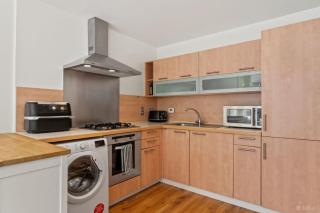 Modern City Centre Apt with Balcony in Dublin 1 - 9
