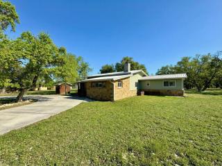 4 acre private home, TX Hill Country Hot Tub and Bonus Cottage - 9