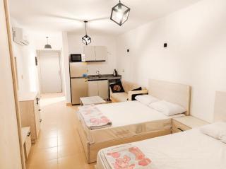 Edelma Studio Pool View, Balcony & Resort Stay - 5
