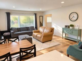 2 BDRM 2.5 BATH - spacious and beautiful - 0