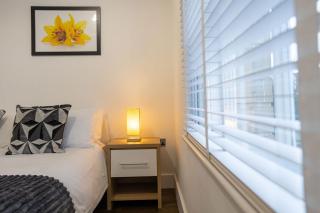 Contemporary 3BR Near City Centre, FREE Parking - 6
