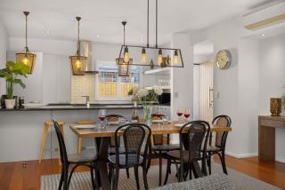 Central Queenstown 3 Bed Villa - 2