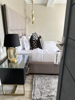 Ten On Brooke Boutique Hotel - 0