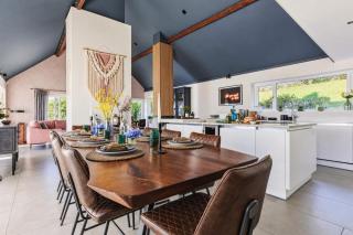 The Curlews - Waterside, boutique home with 10 person spa - 6