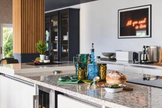 The Curlews - Waterside, boutique home with 10 person spa - 3