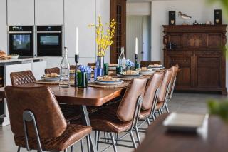 The Curlews - Waterside, boutique home with 10 person spa - 2