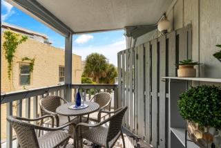 Beach Rd 300ft to Beach Access and 500ft to Siesta Key Village 2bdr - Siesta Key - 3