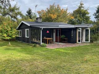 Lovely Holiday Home Near The Beach - 8