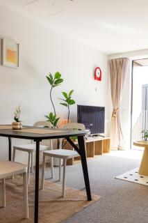 Stylish CBD Apartment with parking Stadium Front - 3