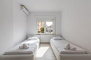 Coastline Living Apartment - 5
