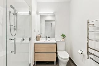 Stylish CBD Apartment with parking Stadium Front - 7