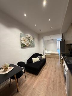 Blloku Bridge Suite at Rinia Park with Balcony - 2