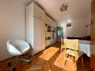 Przestrzenna Comfort Apartment by BookingHost - 9