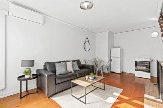 Domi Rentals - The Murra Apartments - 4