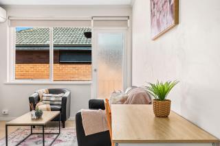 Domi Rentals - The Carlisle Apartments - 7