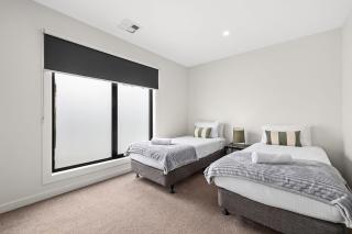 Domi Rentals - The Rayhur Residence - 3