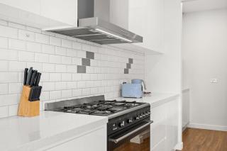Domi Rentals - The Rayhur Residence - Clayton North - 6