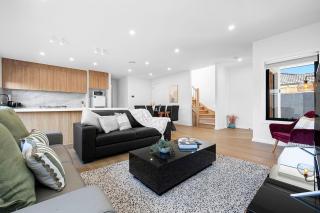 Domi rentals - The Highland House - 7