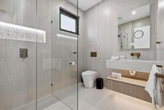 Domi Rentals - The Cheltenham Southland House - 9