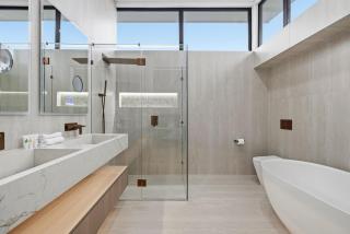 Domi Rentals - The Cheltenham Southland House - 3