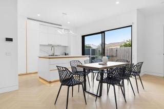 Domi Rentals - The Cheltenham Southland House - 0